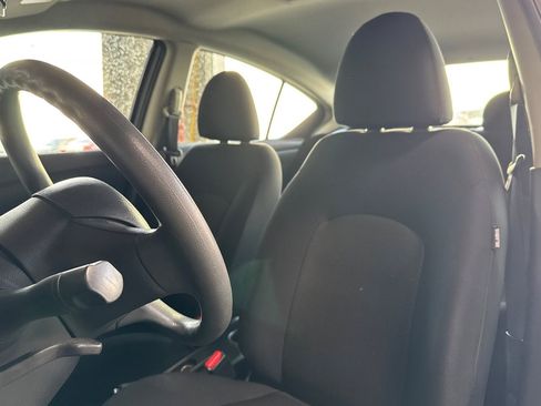 Used 2013 Nissan Versa SV image 22