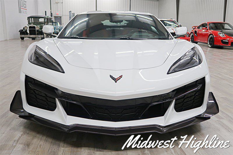 Used 2024 Chevrolet Corvette Z06 w/ Z07 Performance Package RWD image 13
