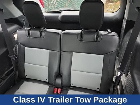 Used 2022 Ford Explorer XLT w/ Equipment Group 202A image 10