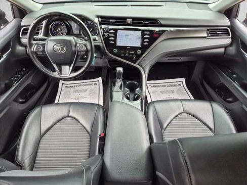 Used 2020 Toyota Camry SE FWD image 16