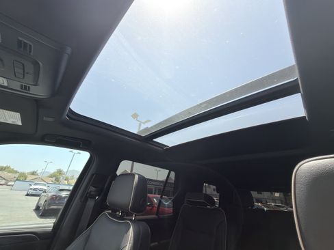 Used 2022 GMC Yukon SLT w/ SLT Premium Package AWD/4WD image 30