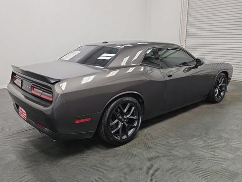 Used 2019 Dodge Challenger R/T w/ Driver Convenience Group RWD image 9