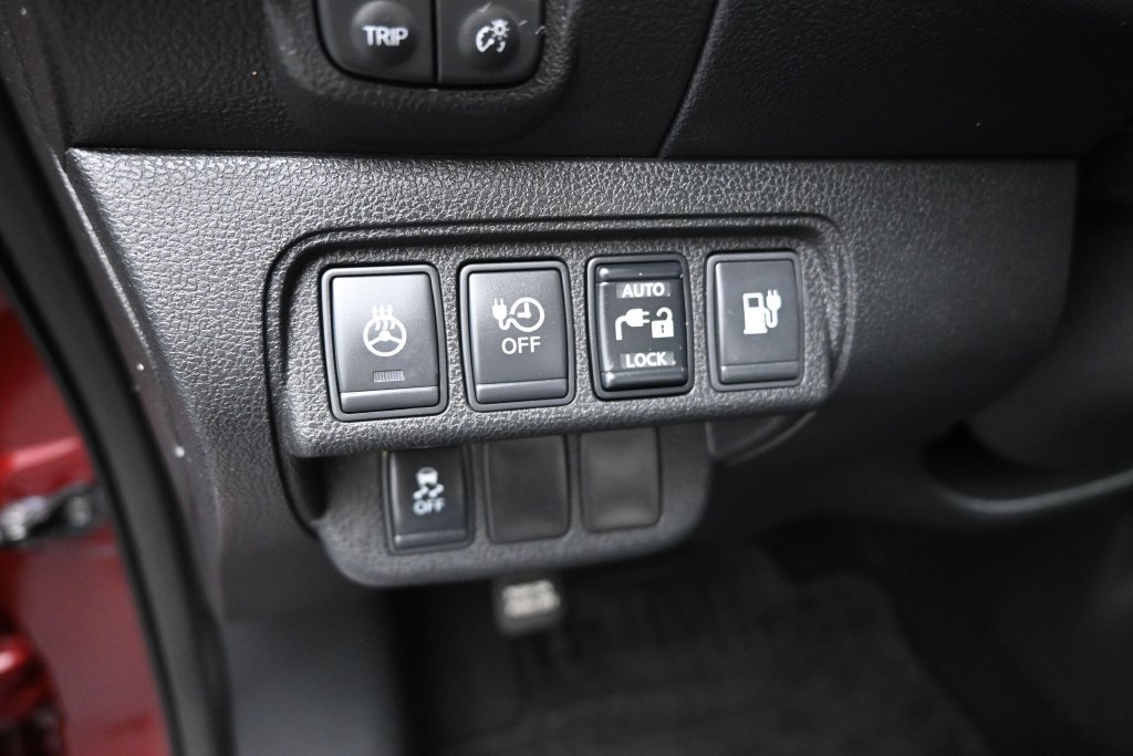 Used 2016 Nissan Leaf SL w/ Premium Package FWD image 7