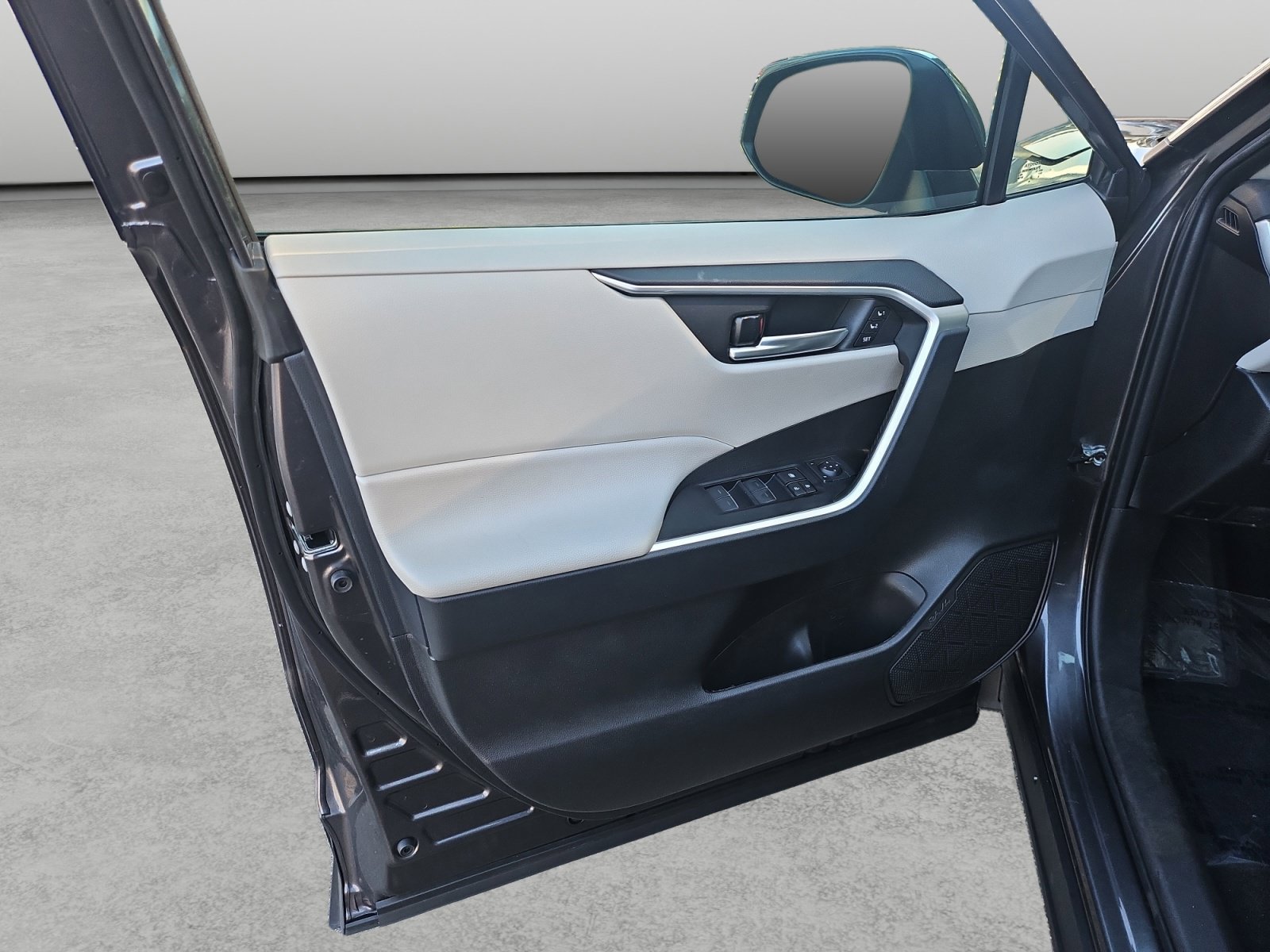 Used 2024 Toyota RAV4 XLE Premium w/ Weather Package FWD image 35