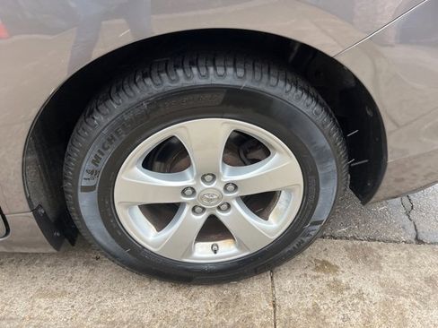 Used 2015 Toyota Sienna LE image 24