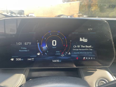 Used 2025 Chevrolet Equinox LT image 36