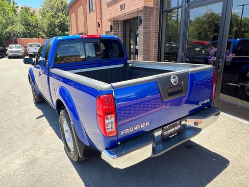 Used 2012 Nissan Frontier SV w/ SV Premium Utility Pkg AWD/4WD image 5