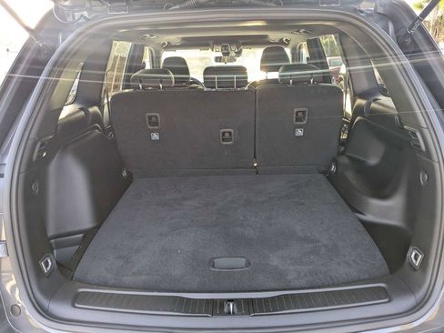 Used 2025 Jeep Grand Cherokee Laredo X RWD image 13