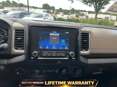 Used 2022 Nissan Frontier SV AWD/4WD image 16