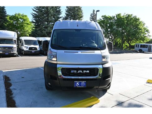 Used 2019 RAM ProMaster 2500 w/ Premium Appearance Group FWD image 4