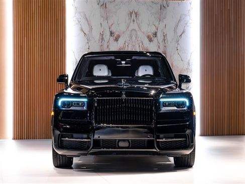Used 2023 Rolls-Royce Cullinan Black Badge w/ Dark Exterior Package AWD/4WD image 3