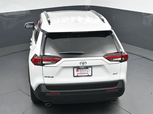 New 2025 Toyota RAV4 XLE image 33