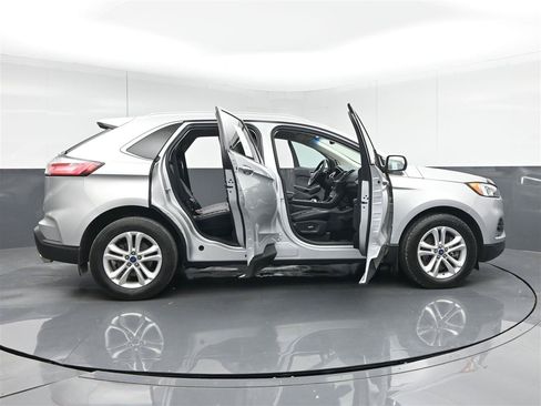 Used 2019 Ford Edge SEL w/ Equipment Group 201A AWD/4WD image 40