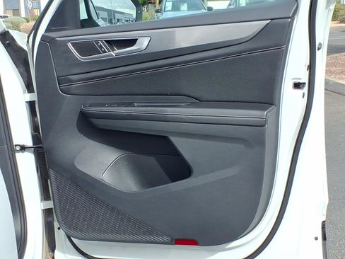 Certified 2024 Volkswagen Atlas Cross Sport SE image 14