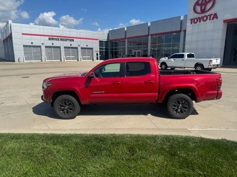 Used 2023 Toyota Tacoma SR5 AWD/4WD image 7