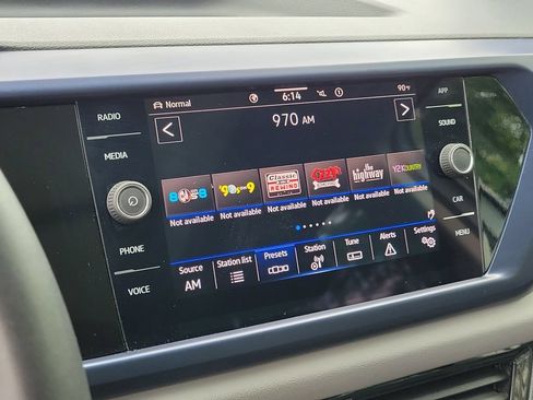 Used 2023 Volkswagen Taos SE w/ Panoramic Sunroof Package AWD/4WD image 24