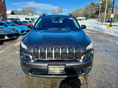 Used 2016 Jeep Cherokee Latitude w/ Cold Weather Group image 2