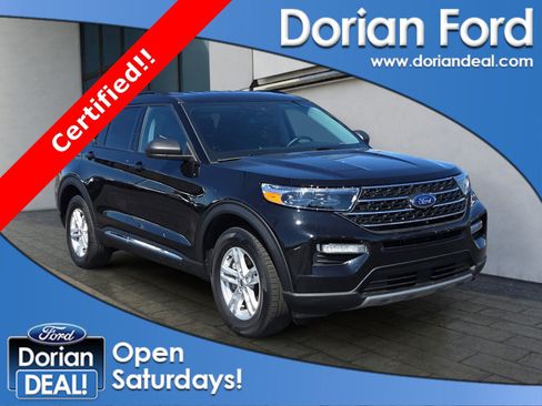 Certified 2023 Ford Explorer XLT w/ Equipment Group 202A AWD/4WD image 1