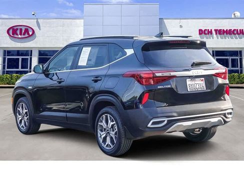 Certified 2022 Kia Seltos EX image 6