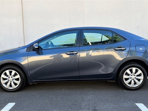 Used 2015 Toyota Corolla LE FWD image 2