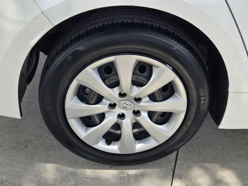 Used 2022 Toyota Corolla LE FWD image 26