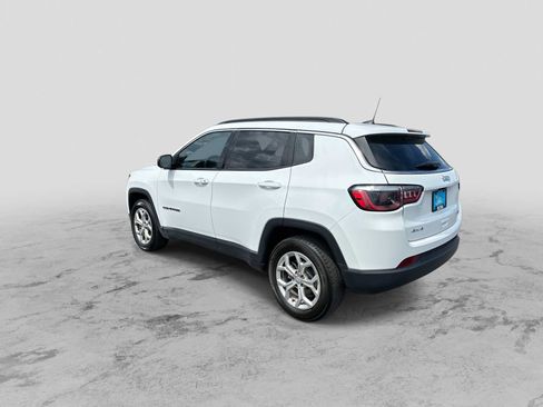 Used 2024 Jeep Compass Latitude AWD/4WD image 6
