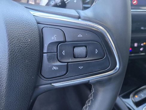 Used 2021 Buick Envision Essence w/ Technology Package I image 22