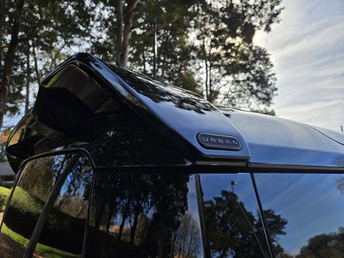 Used 2024 Land Rover Defender 110 V8 image 90