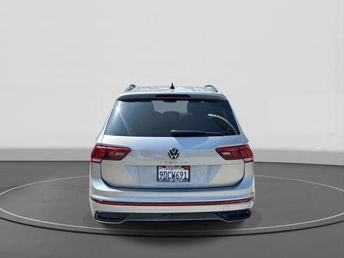 Used 2022 Volkswagen Tiguan SE R-Line FWD image 4