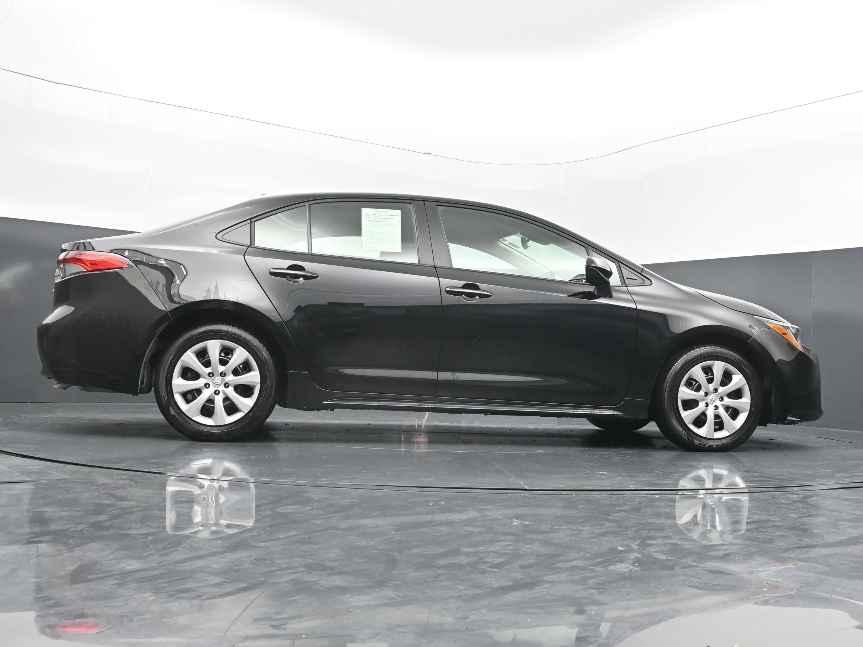 Used 2026 Toyota Corolla LE FWD image 40