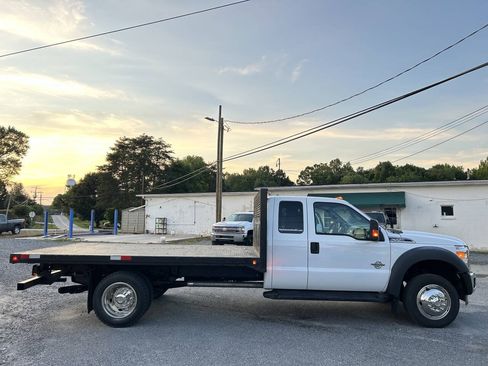 Used 2015 Ford F550 4x4 SuperCab Super Duty image 5