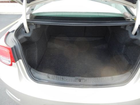 Used 2013 Chevrolet Malibu LT FWD image 43