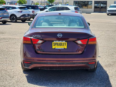 Used 2025 Nissan Altima 2.5 SV FWD image 4