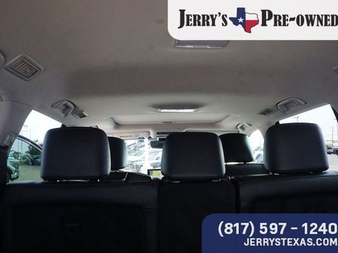 Used 2020 Lexus LX 570 4WD w/ 3rd Row & Luxury Pkg image 26