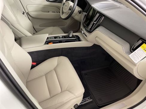 Certified 2024 Volvo XC60 T8 Plus w/ Protection Package Premier image 44