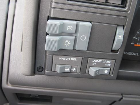 Used 1992 Chevrolet Blazer 4WD image 17