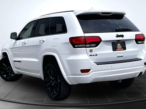 Used 2020 Jeep Grand Cherokee Altitude AWD/4WD image 4