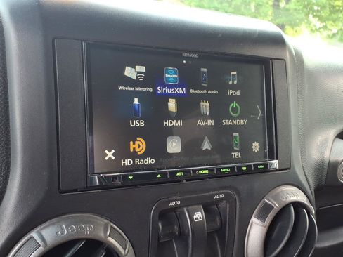 Used 2014 Jeep Wrangler Sport w/ Quick Order Package 24S AWD/4WD image 11