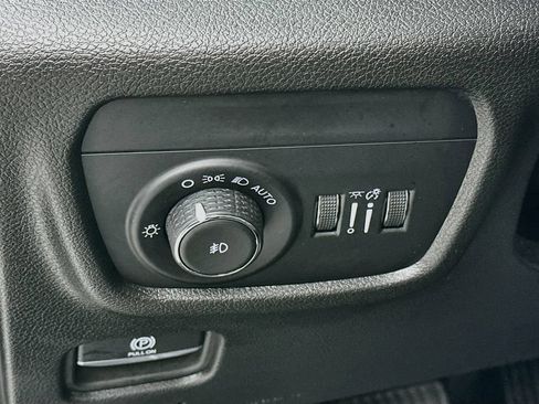 Certified 2024 Jeep Grand Cherokee Limited AWD/4WD image 17