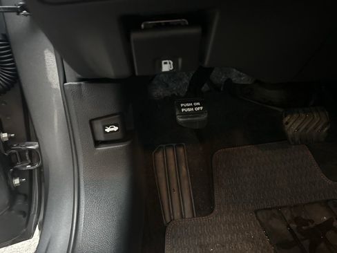 Used 2025 Nissan Altima 2.5 SR image 13