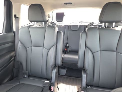 Used 2025 Subaru Ascent Bronze Edition w/ Popular Package #2 image 13