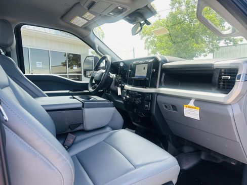 Used 2024 Ford F550 4x4 Regular Cab Super Duty w/ XL Chrome Package image 13