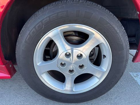 Used 2001 Ford Mustang Convertible RWD image 25