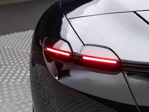 Used 2025 Ferrari Roma Spider RWD image 58