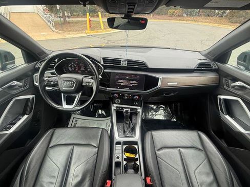 Used 2022 Audi Q3 2.0T Premium w/ Convenience Package image 9