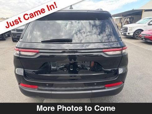 Certified 2023 Jeep Grand Cherokee Altitude AWD/4WD image 4