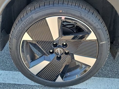 New 2026 Nissan Kicks SR image 6