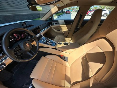 Certified 2023 Porsche Panamera RWD image 4