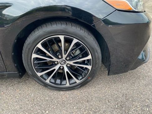Used 2020 Toyota Camry SE FWD image 23
