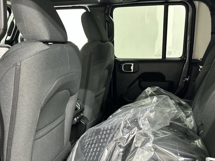 New 2026 Jeep Gladiator Sport AWD/4WD image 18